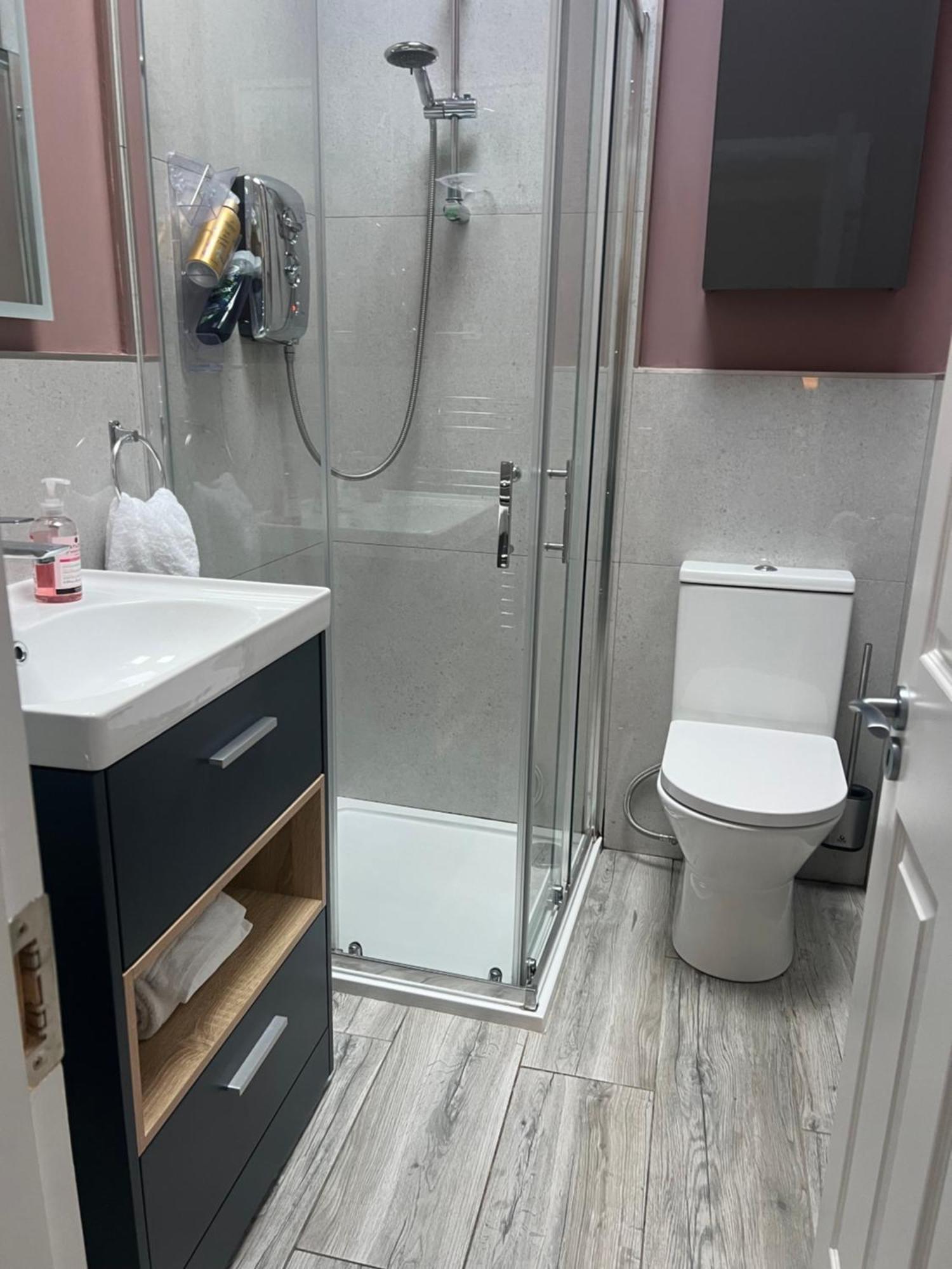 Hugo Mews Bright Studio Apartment เบรย์ ภายนอก รูปภาพ